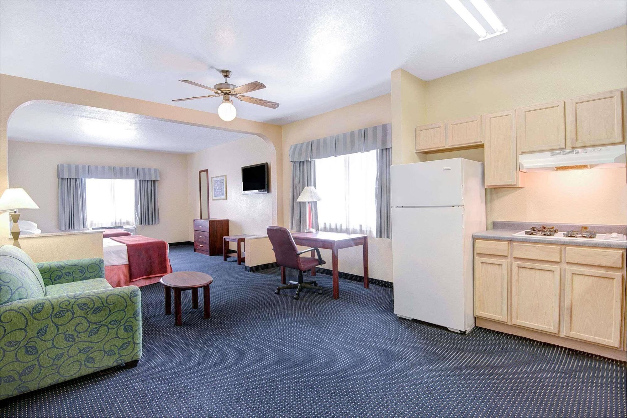 Howard Johnson By Wyndham San Antonio Hotel & Suites Exterior foto